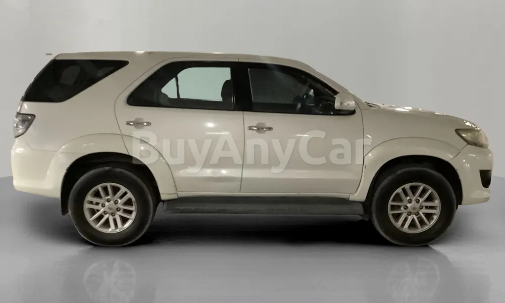 Vehicle photo 3
