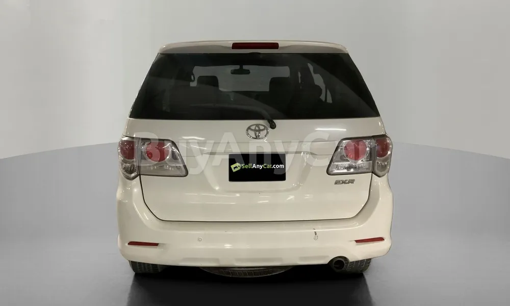 Vehicle photo 2