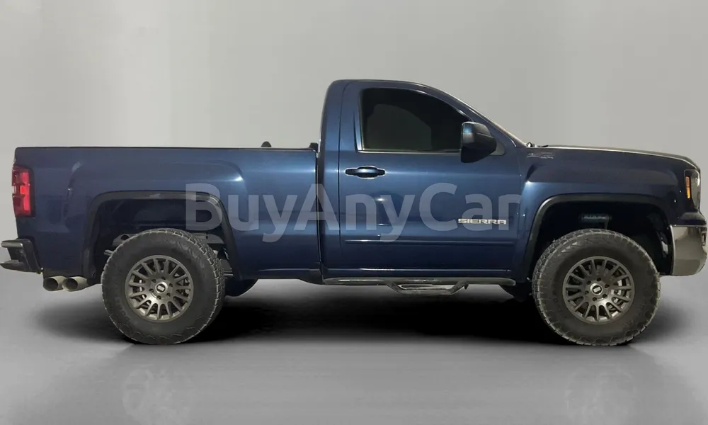 Vehicle photo 3