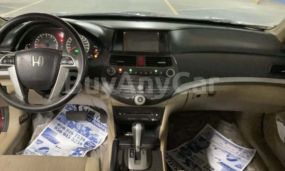 Vehicle photo 8