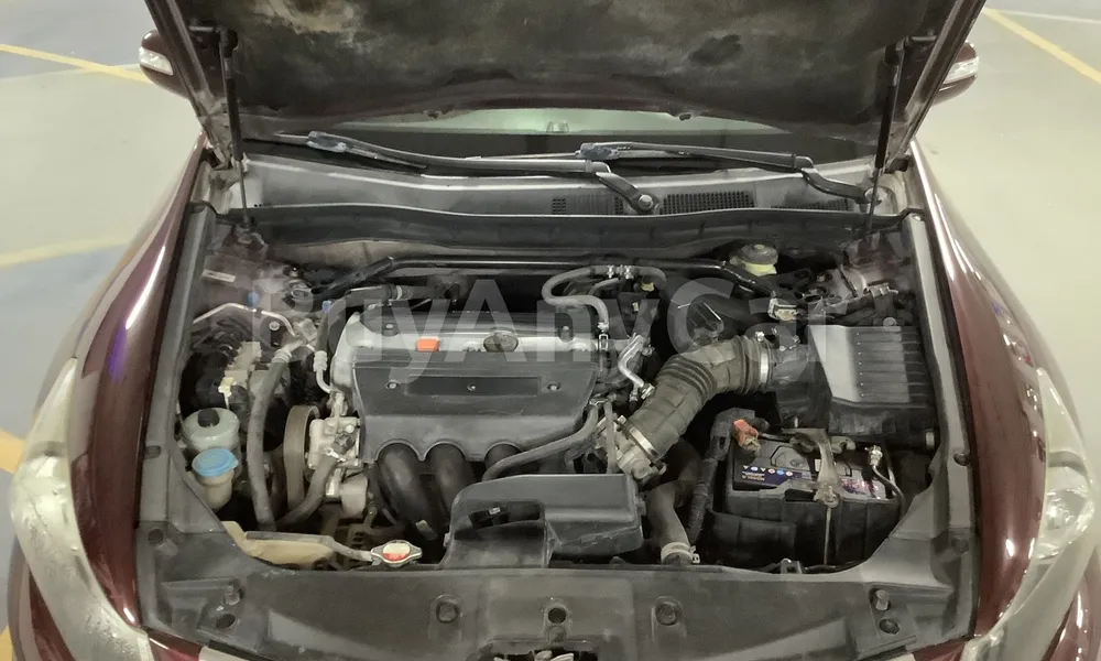 Vehicle photo 6