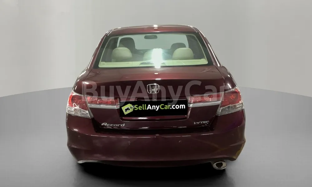 Vehicle photo 2