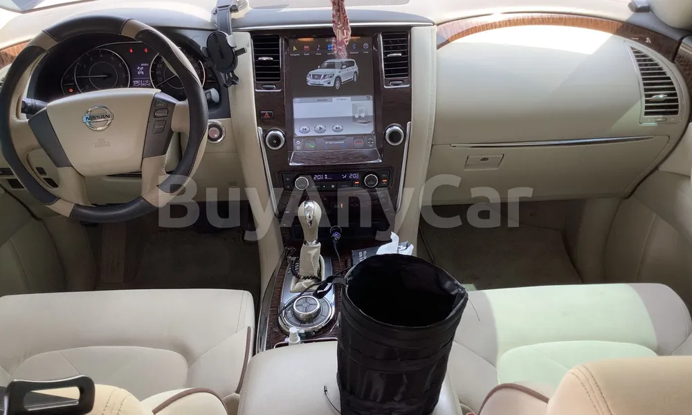 Vehicle photo 8