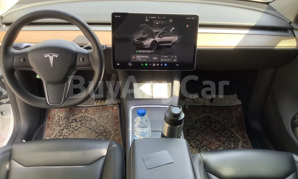 Vehicle photo 8
