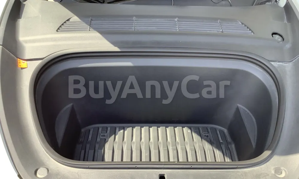 Vehicle photo 6