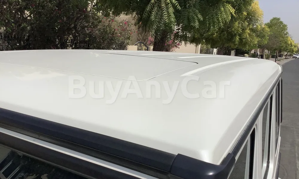 Vehicle photo 5