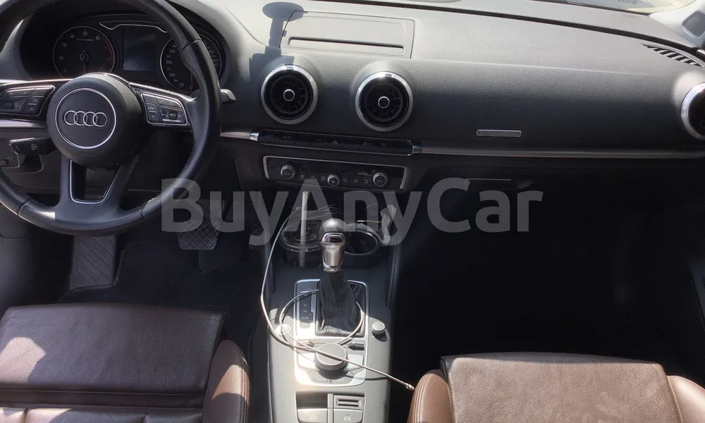 Vehicle photo 8