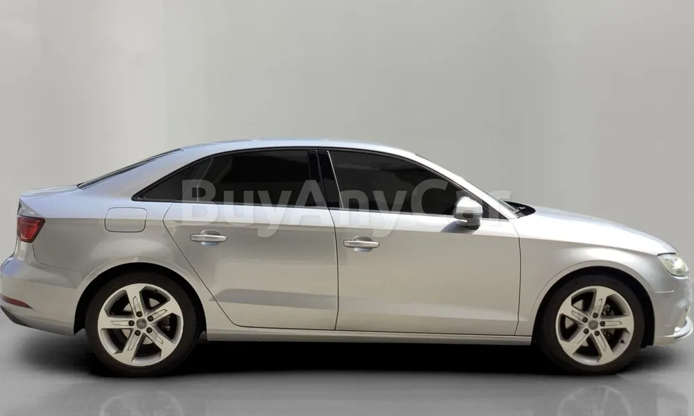 Vehicle photo 3