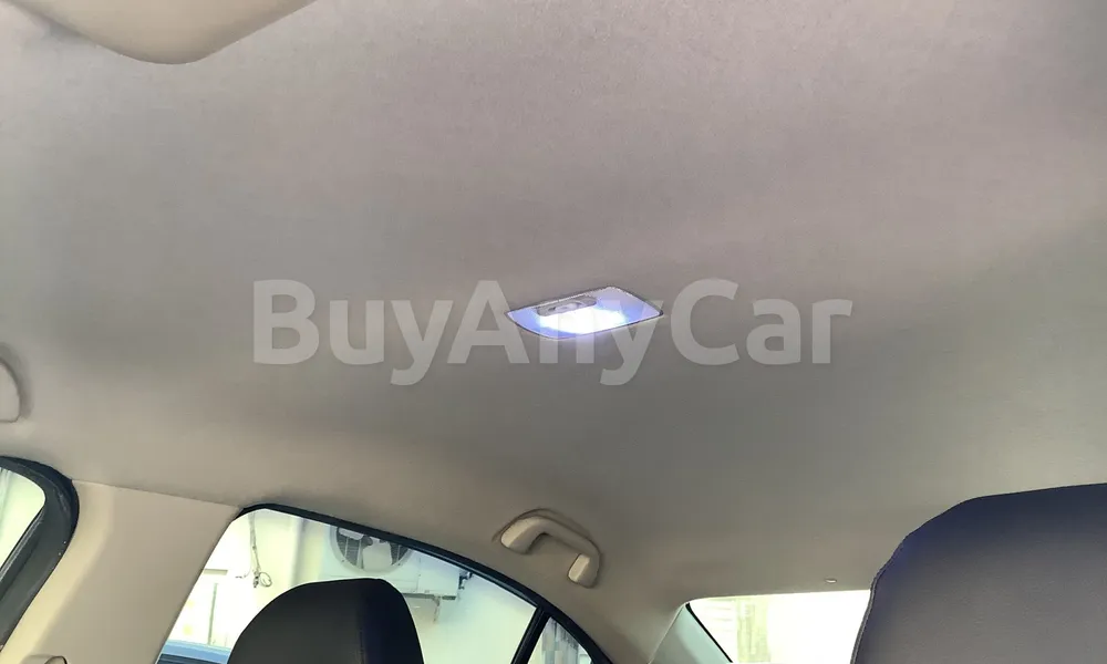 Vehicle photo 9