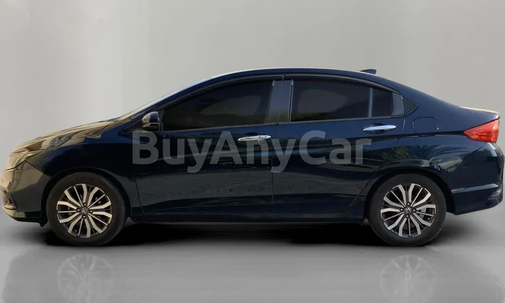 Vehicle photo 4