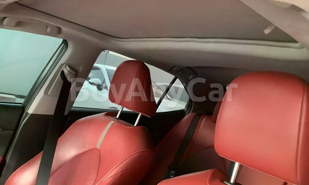 Vehicle photo 9