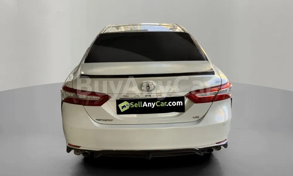 Vehicle photo 2