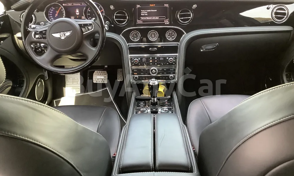 Vehicle photo 8