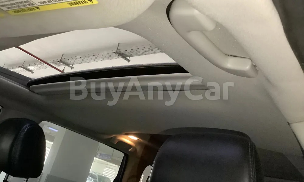 Vehicle photo 8