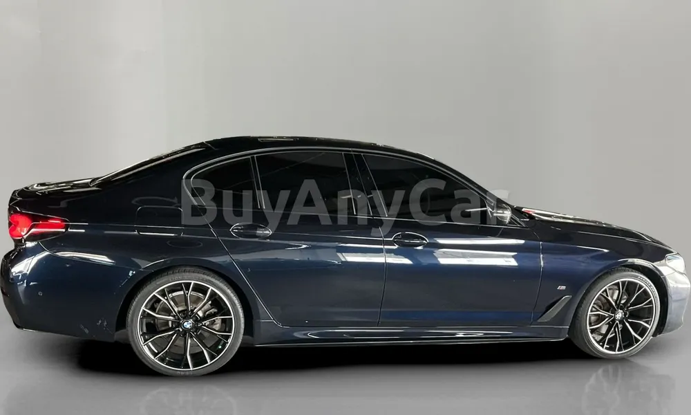 Vehicle photo 3