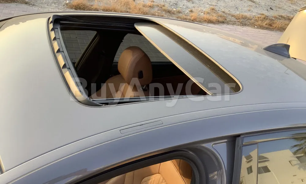Vehicle photo 5