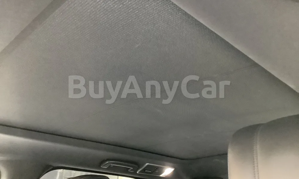 Vehicle photo 9