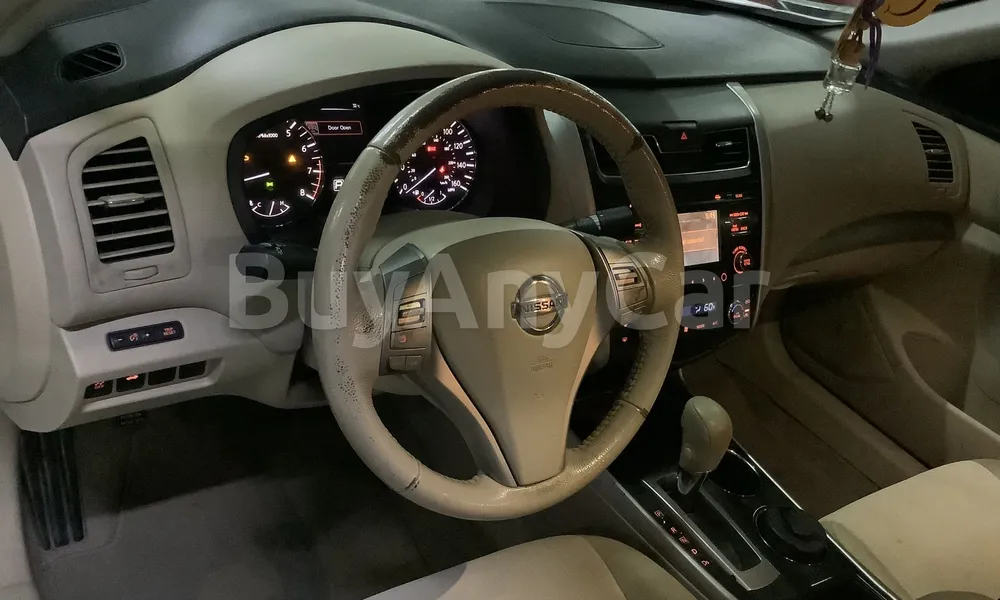 Vehicle photo 8