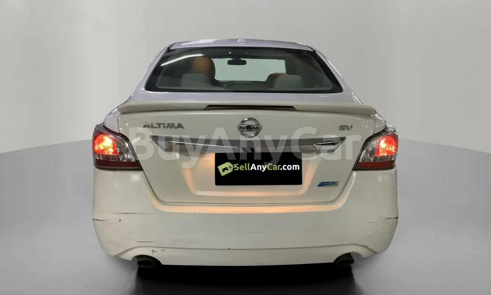 Vehicle photo 2