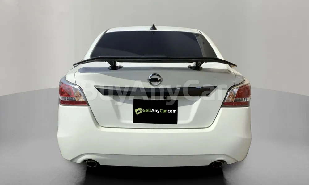 Vehicle photo 2