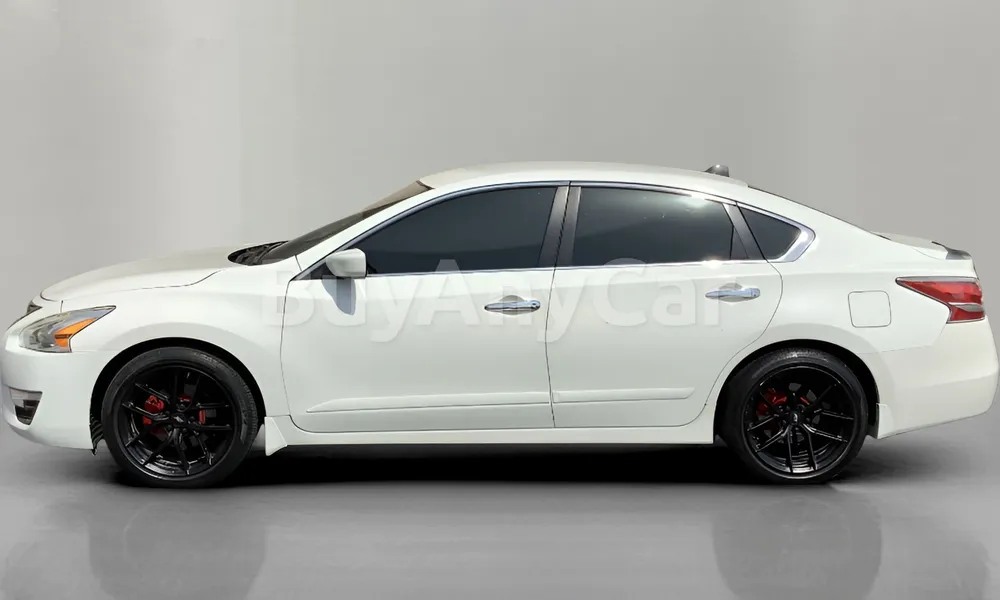 Vehicle photo 4