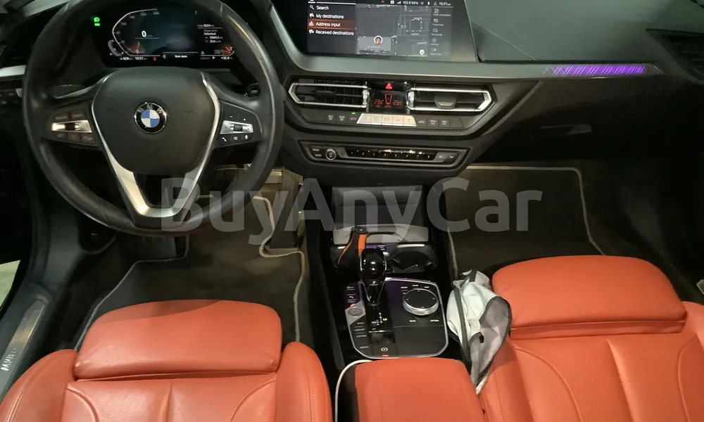 Vehicle photo 6