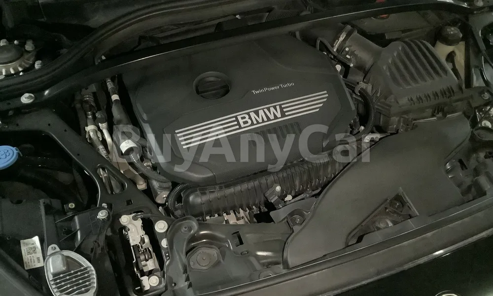 Vehicle photo 9