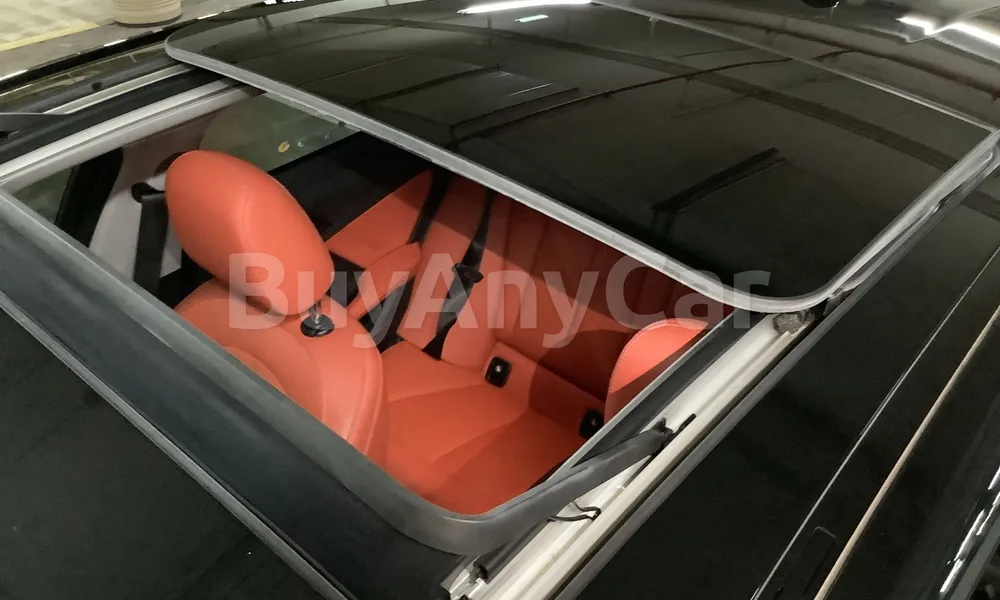 Vehicle photo 5