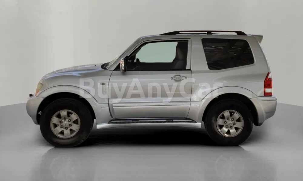 Vehicle photo 4