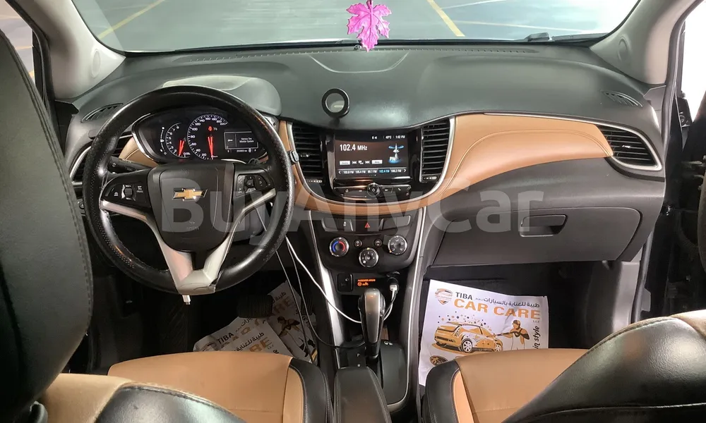 Vehicle photo 8
