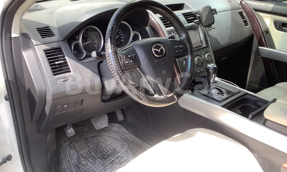 Vehicle photo 8