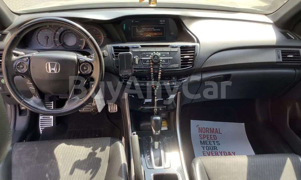 Vehicle photo 7