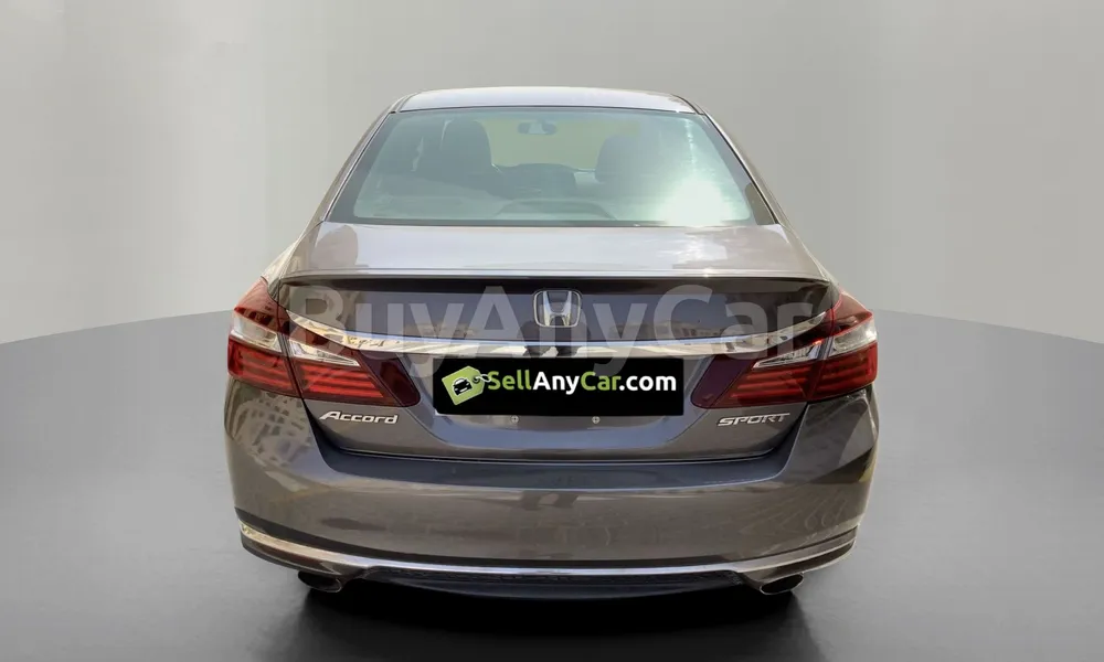 Vehicle photo 2