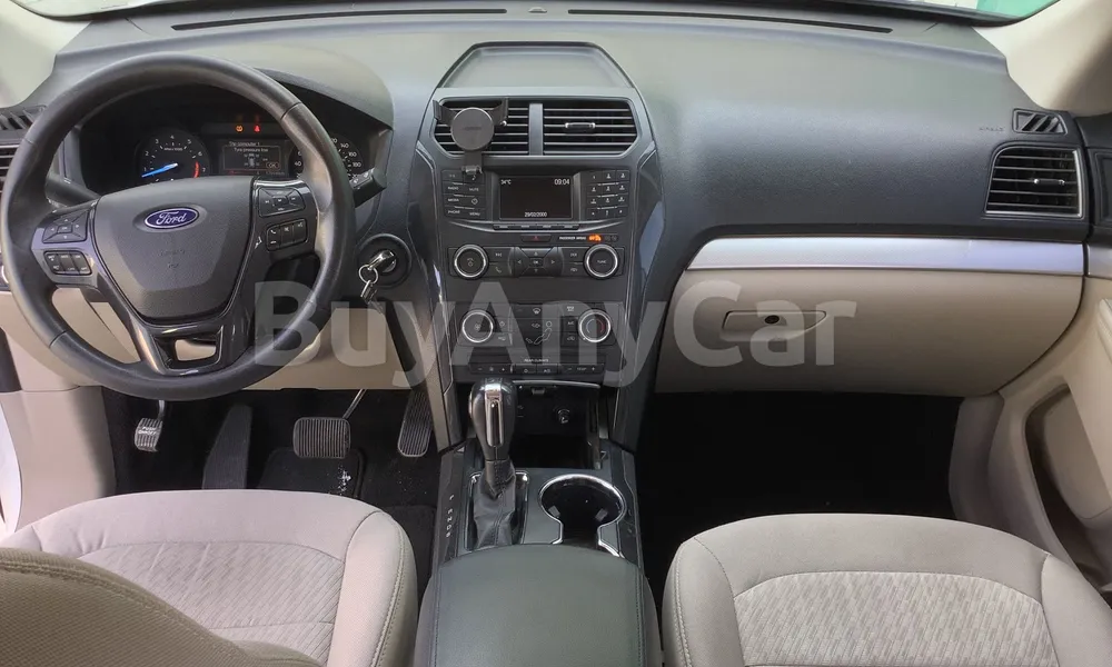 Vehicle photo 8