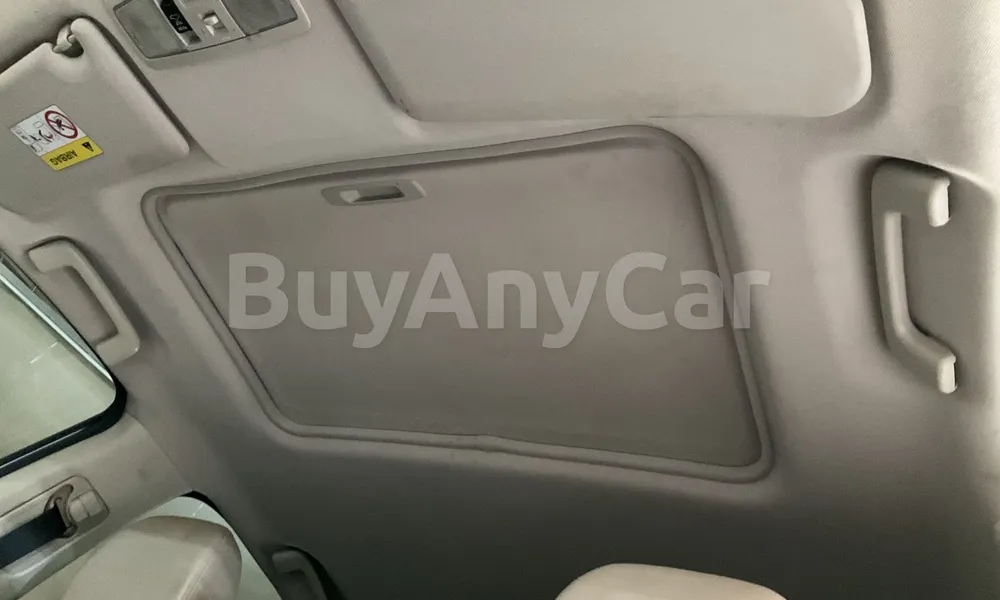 Vehicle photo 8
