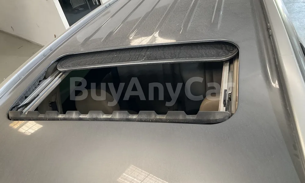 Vehicle photo 5