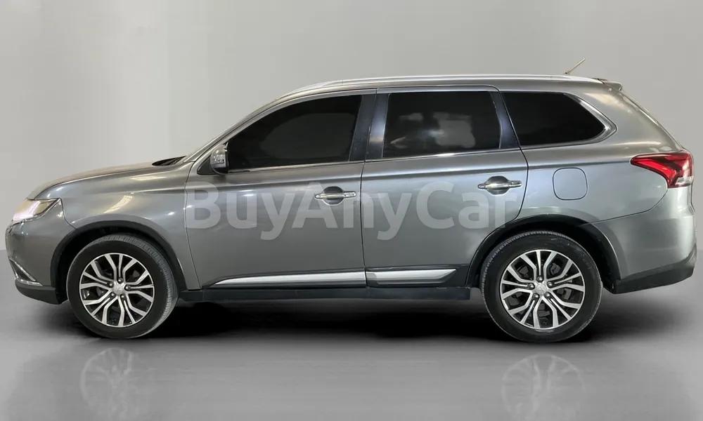 Vehicle photo 4