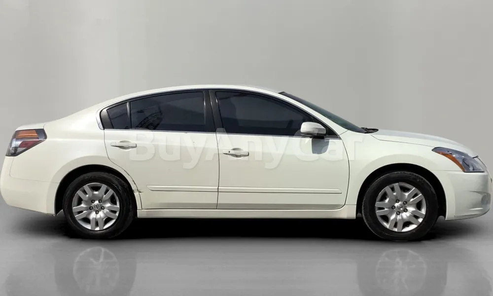 Vehicle photo 3