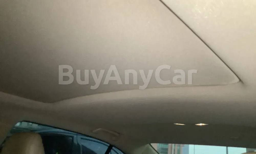 Vehicle photo 9