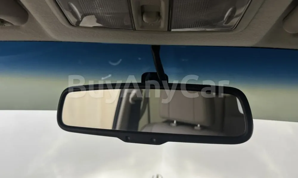Vehicle photo 12