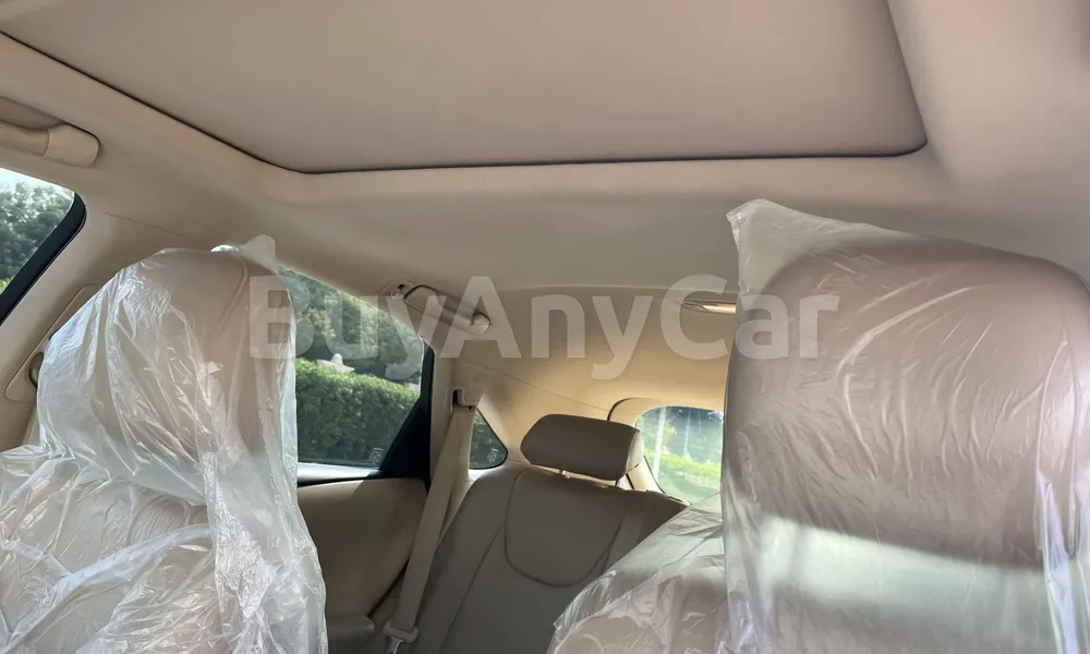 Vehicle photo 7