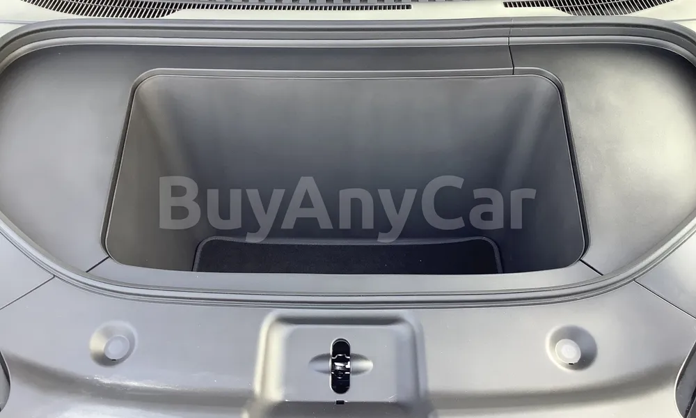 Vehicle photo 6