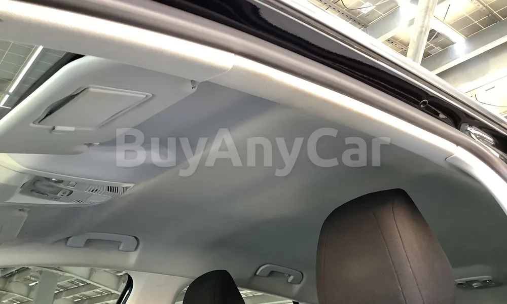 Vehicle photo 9