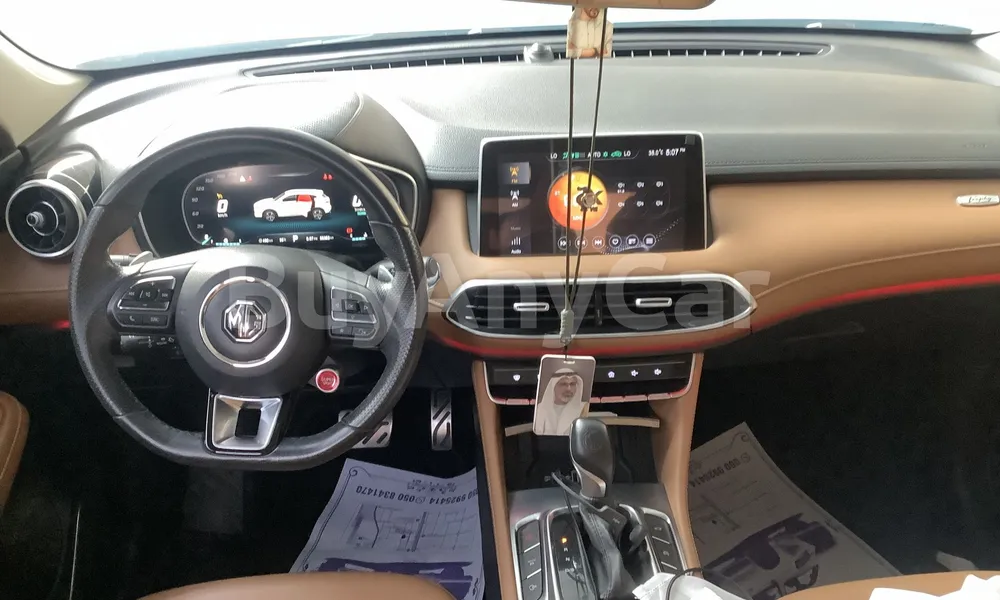Vehicle photo 8