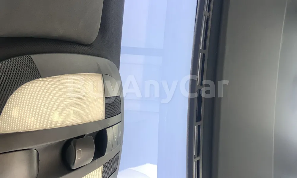Vehicle photo 8