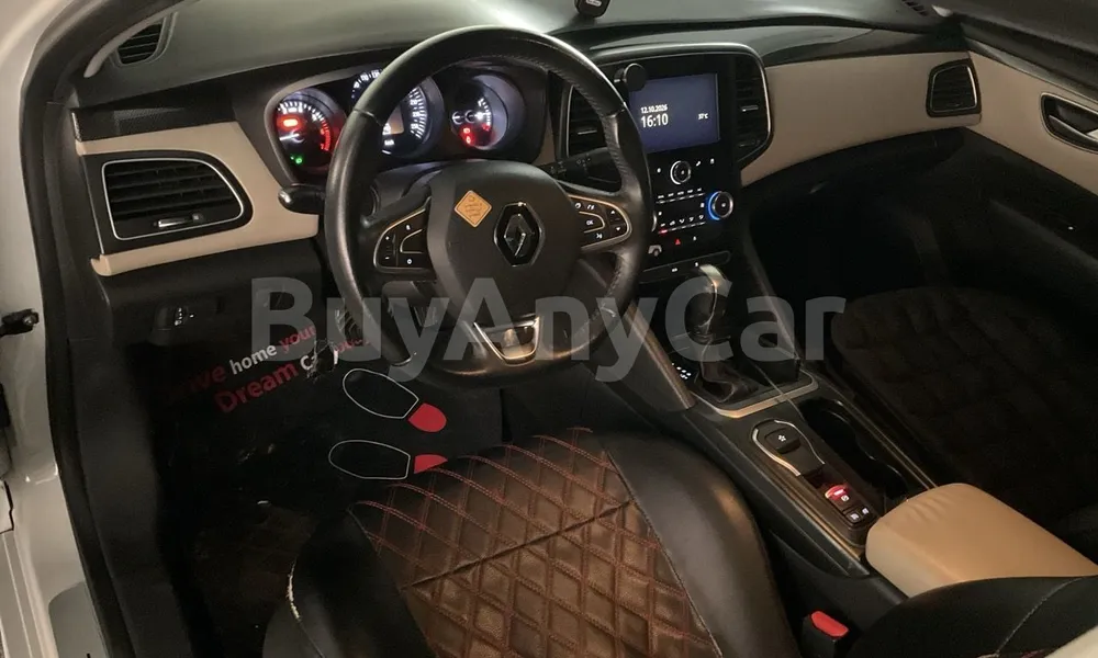 Vehicle photo 8