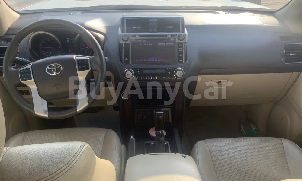 Vehicle photo 8