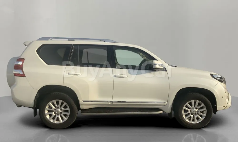 Vehicle photo 3