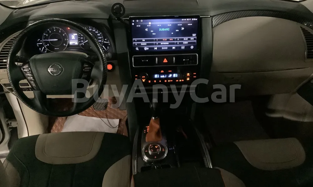 Vehicle photo 8