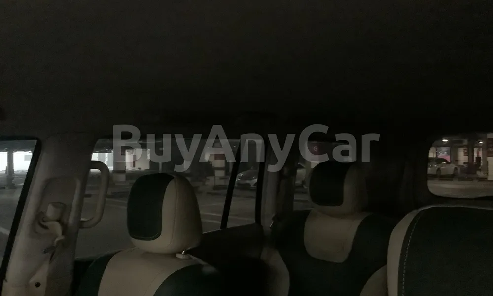 Vehicle photo 9